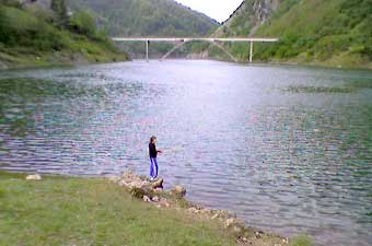 Pesca sportiva lago di Vagli in Garfagnana
